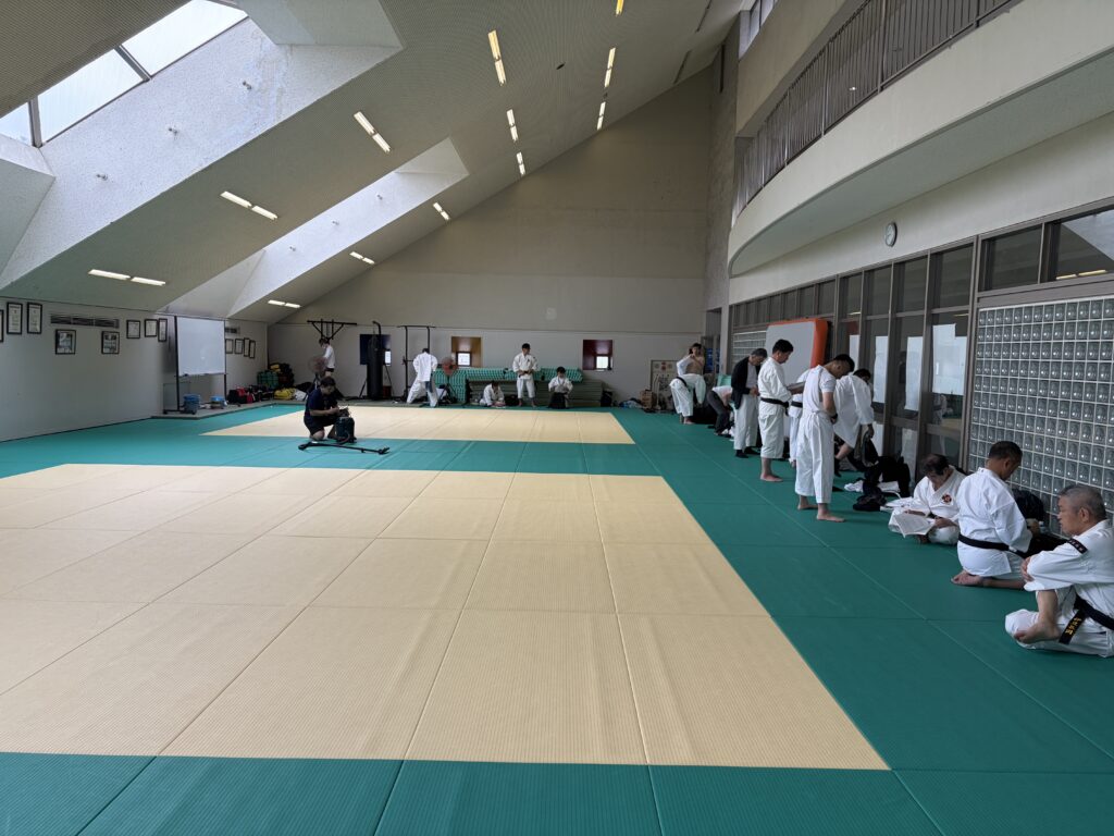 少林寺拳法 学生指導者研修会の会場(桐蔭学園)の様子