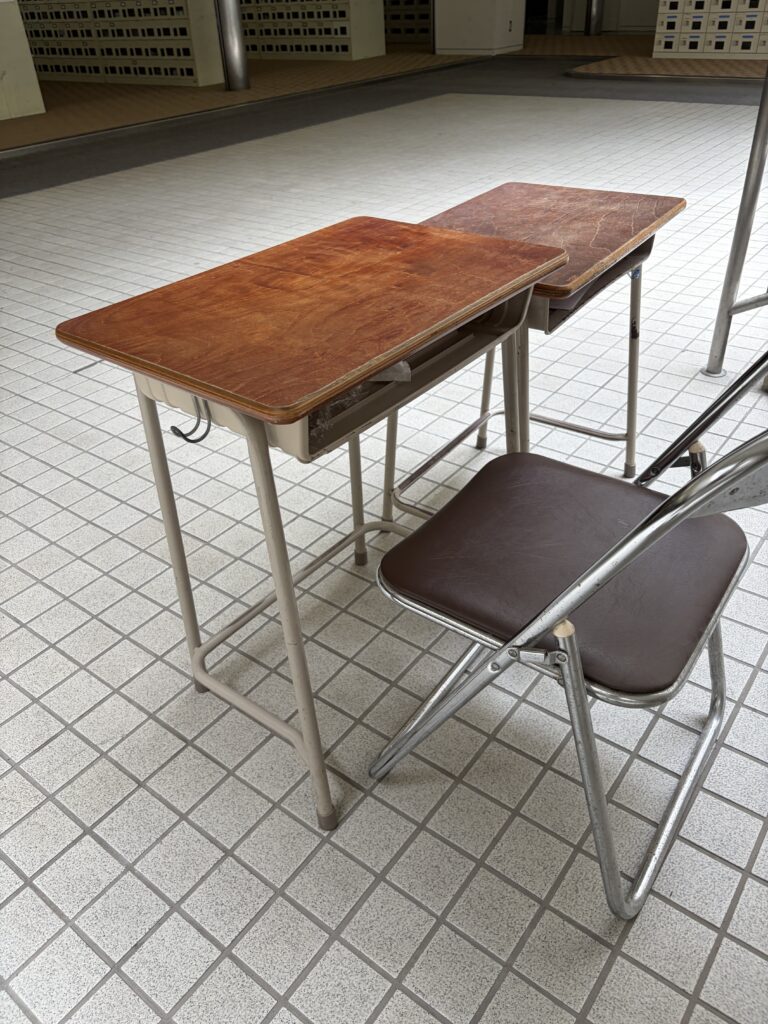 少林寺拳法 学生指導者研修会の会場(桐蔭学園)の懐かしい椅子